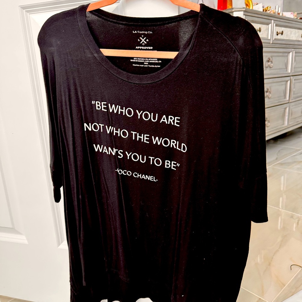 Black tunic tee